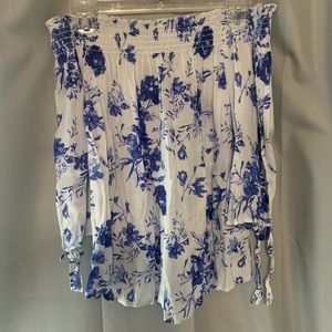 Off the shoulder floral top!